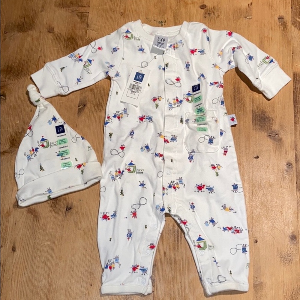 NWT Baby GAP onesie & hat Sz newborn 3-6 months